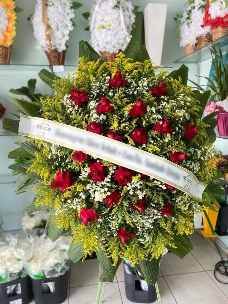 Coroa de Flores Cascavel - Floricultura Sempre Verde