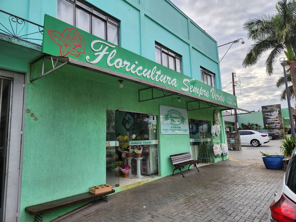 Imagem fachada Floricultura coroa de flores em Cascavel - Sempre verde floricultura;